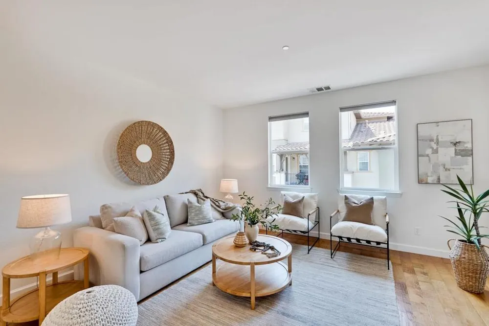 576 San Posadas Terrace Sunnyvale, CA 94085