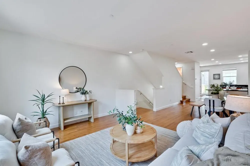 576 San Posadas Terrace Sunnyvale, CA 94085