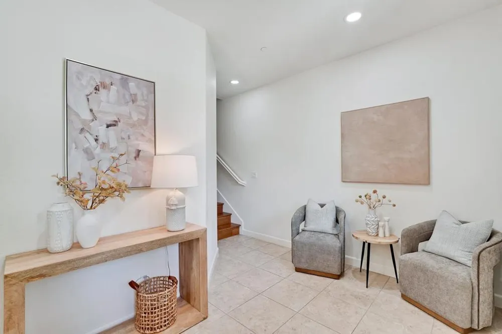 576 San Posadas Terrace Sunnyvale, CA 94085