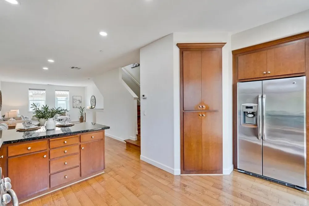 576 San Posadas Terrace Sunnyvale, CA 94085