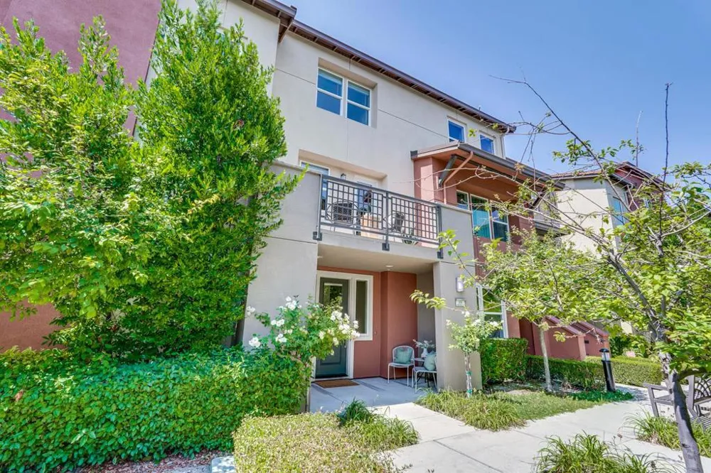 576 San Posadas Terrace Sunnyvale, CA 94085