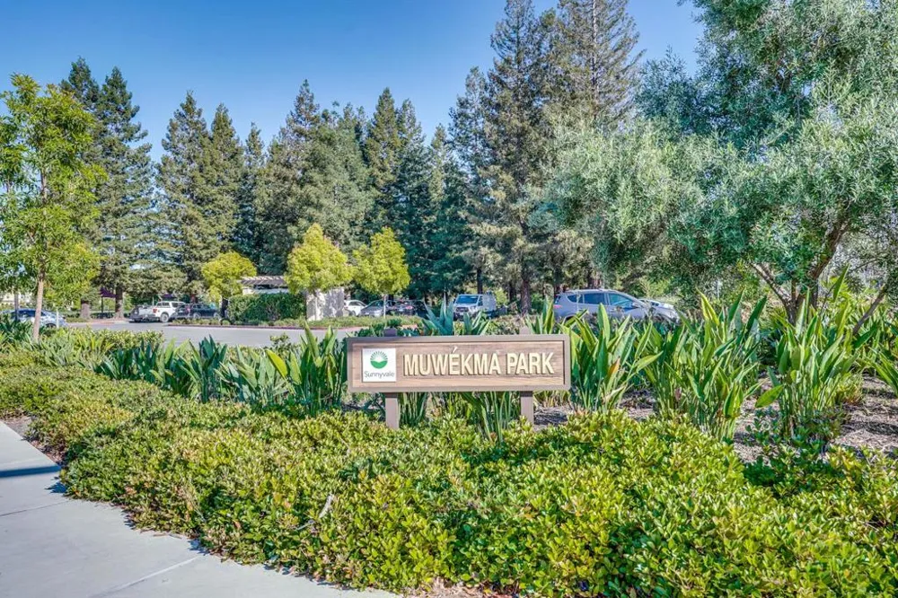 576 San Posadas Terrace Sunnyvale, CA 94085