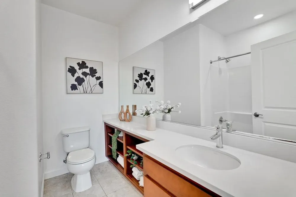 576 San Posadas Terrace Sunnyvale, CA 94085