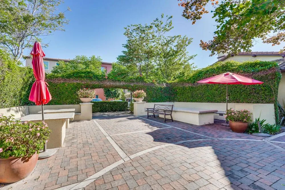 576 San Posadas Terrace Sunnyvale, CA 94085