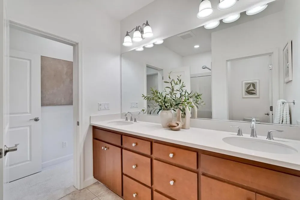 576 San Posadas Terrace Sunnyvale, CA 94085