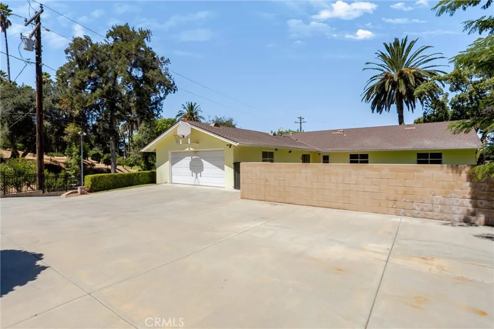 1151 W Crescent Redlands, CA 92373