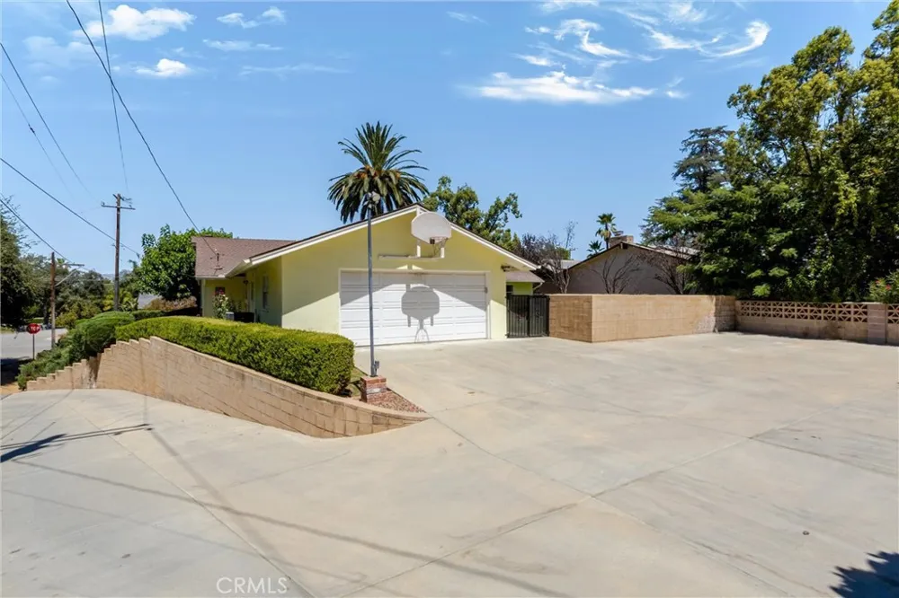 1151 W Crescent Redlands, CA 92373