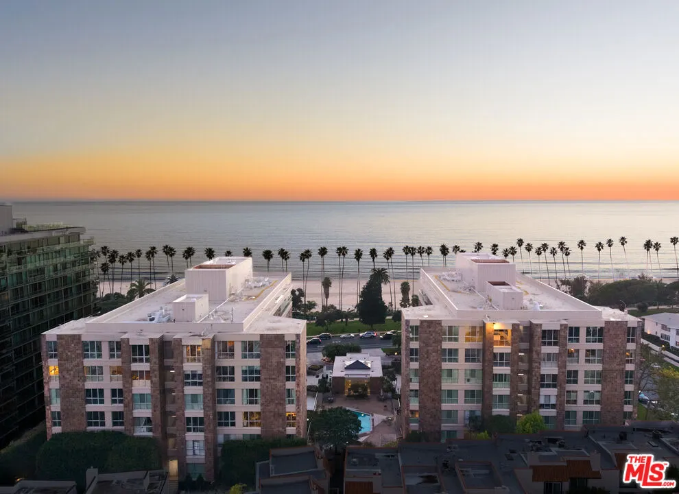 515 Ocean Avenue #NPH B Santa Monica, CA 90402
