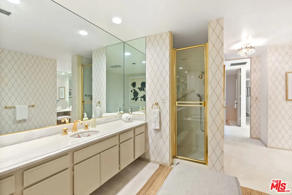 515 Ocean Avenue #NPH B Santa Monica, CA 90402