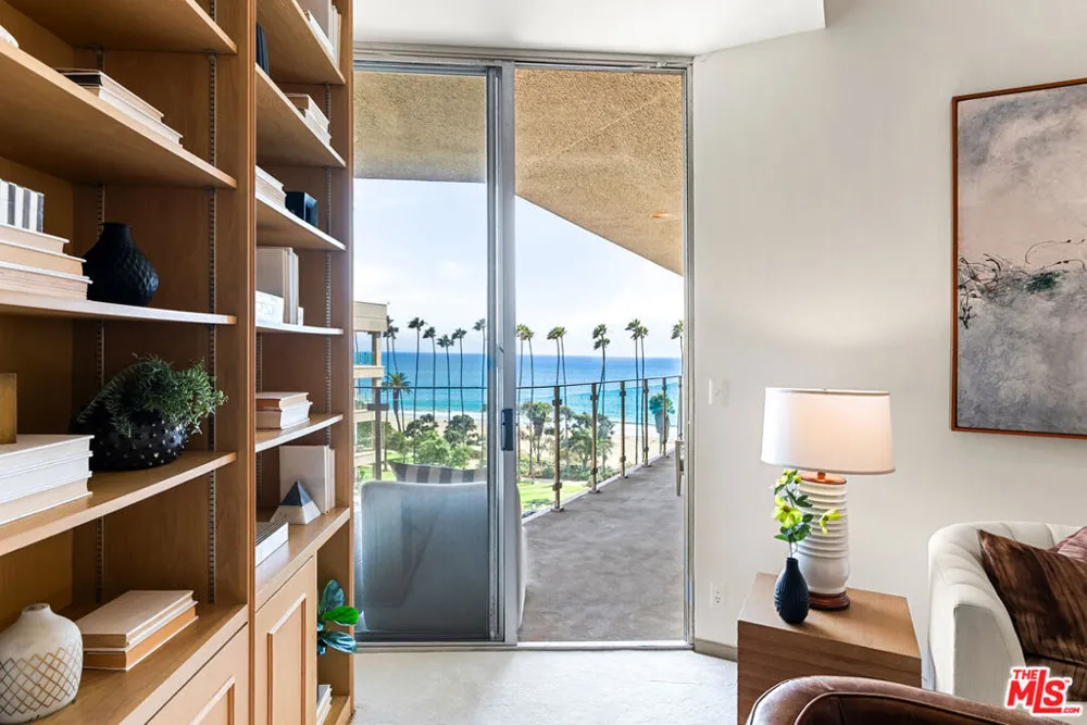 515 Ocean Avenue #NPH B Santa Monica, CA 90402