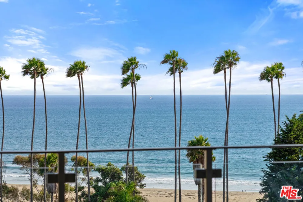 515 Ocean Avenue #NPH B Santa Monica, CA 90402