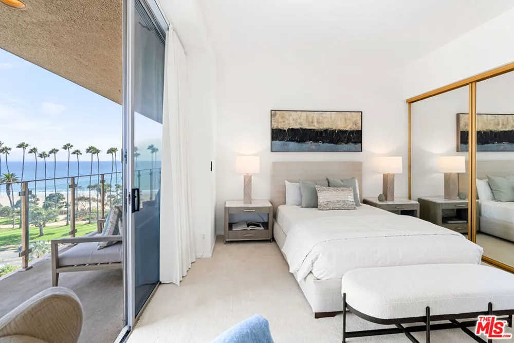 515 Ocean Avenue #NPH B Santa Monica, CA 90402