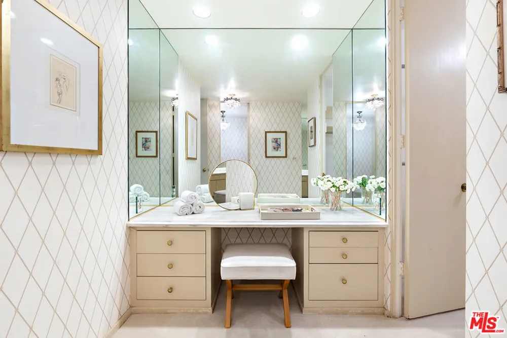 515 Ocean Avenue #NPH B Santa Monica, CA 90402