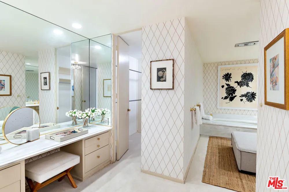 515 Ocean Avenue #NPH B Santa Monica, CA 90402