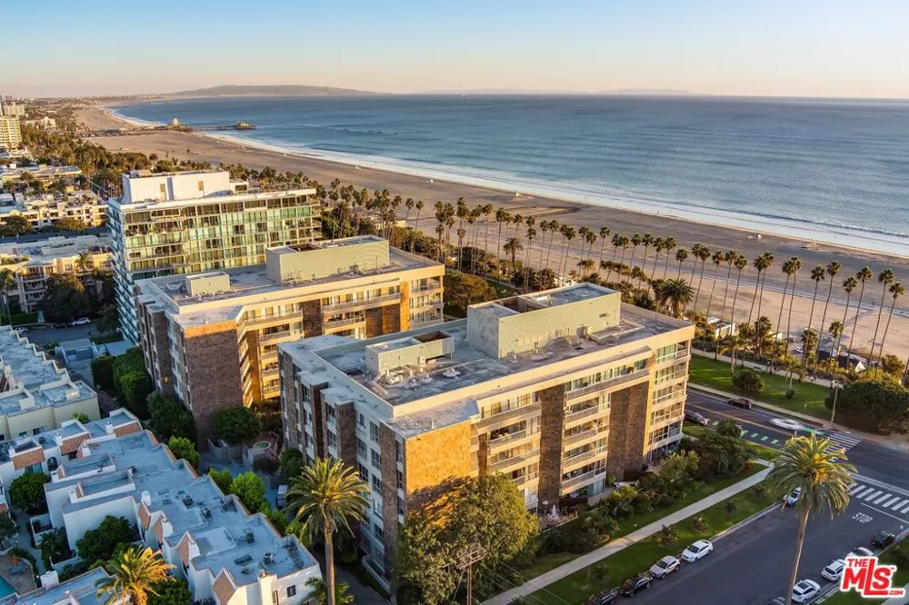 515 Ocean Avenue #NPH B Santa Monica, CA 90402