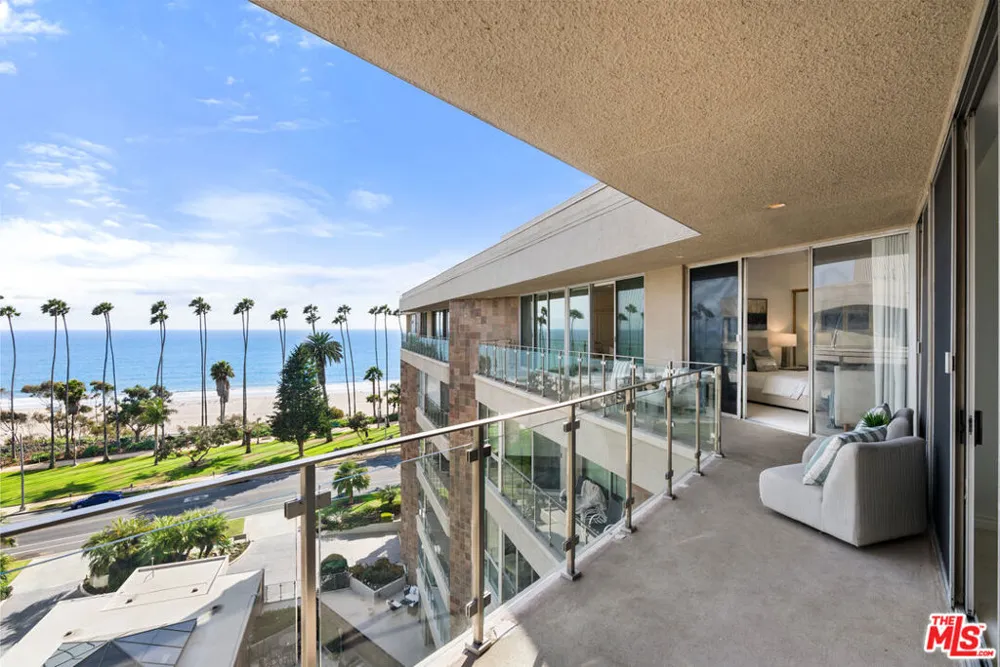 515 Ocean Avenue #NPH B Santa Monica, CA 90402