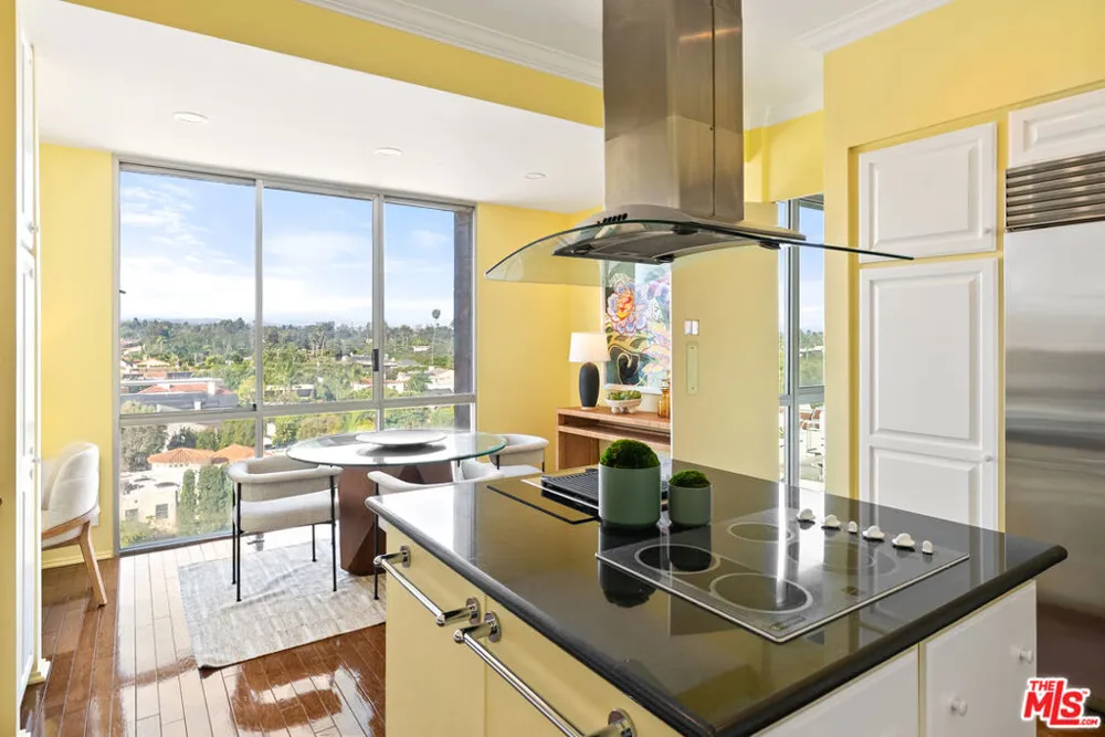 515 Ocean Avenue #NPH B Santa Monica, CA 90402