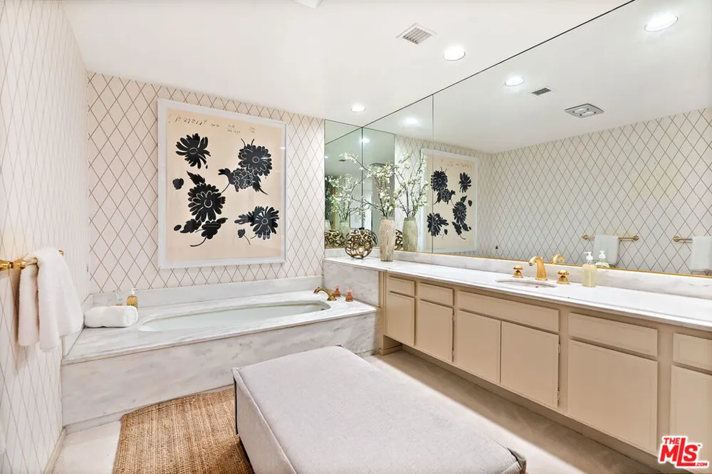 515 Ocean Avenue #NPH B Santa Monica, CA 90402