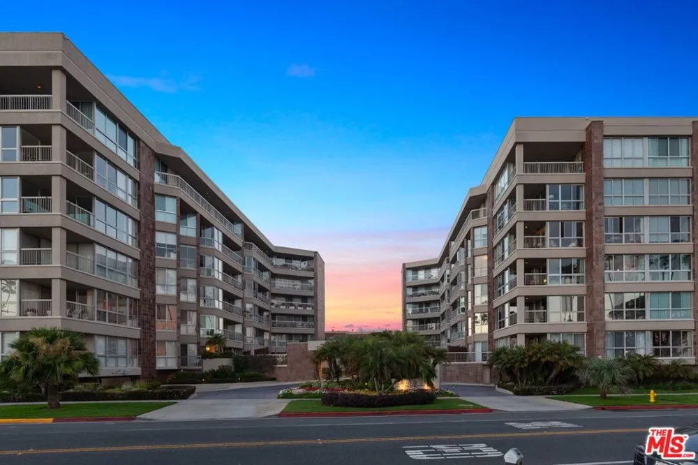 515 Ocean Avenue #NPH B Santa Monica, CA 90402