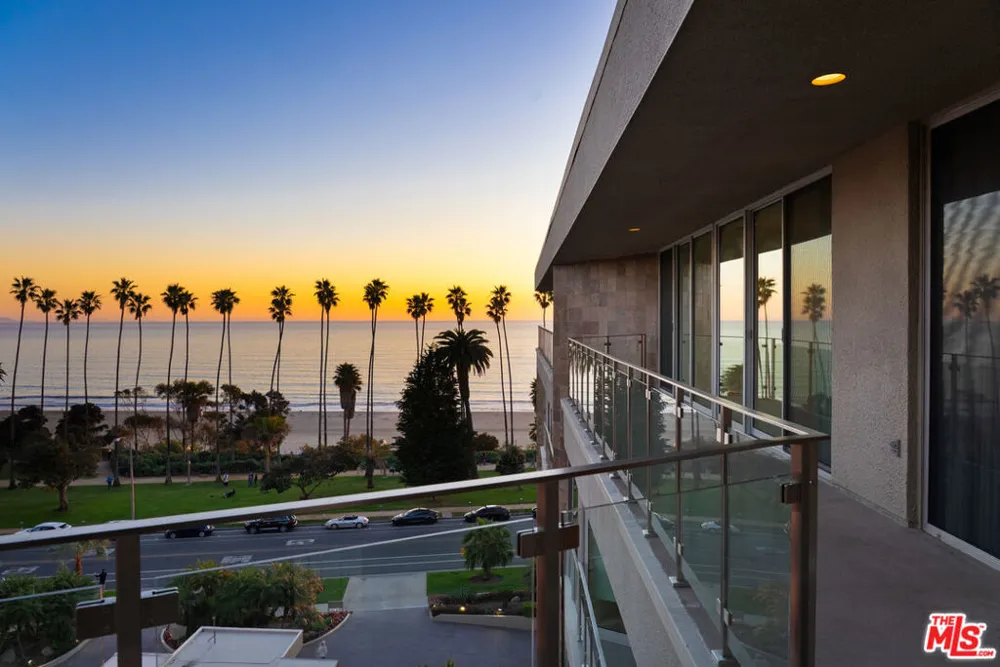 515 Ocean Avenue #NPH B Santa Monica, CA 90402