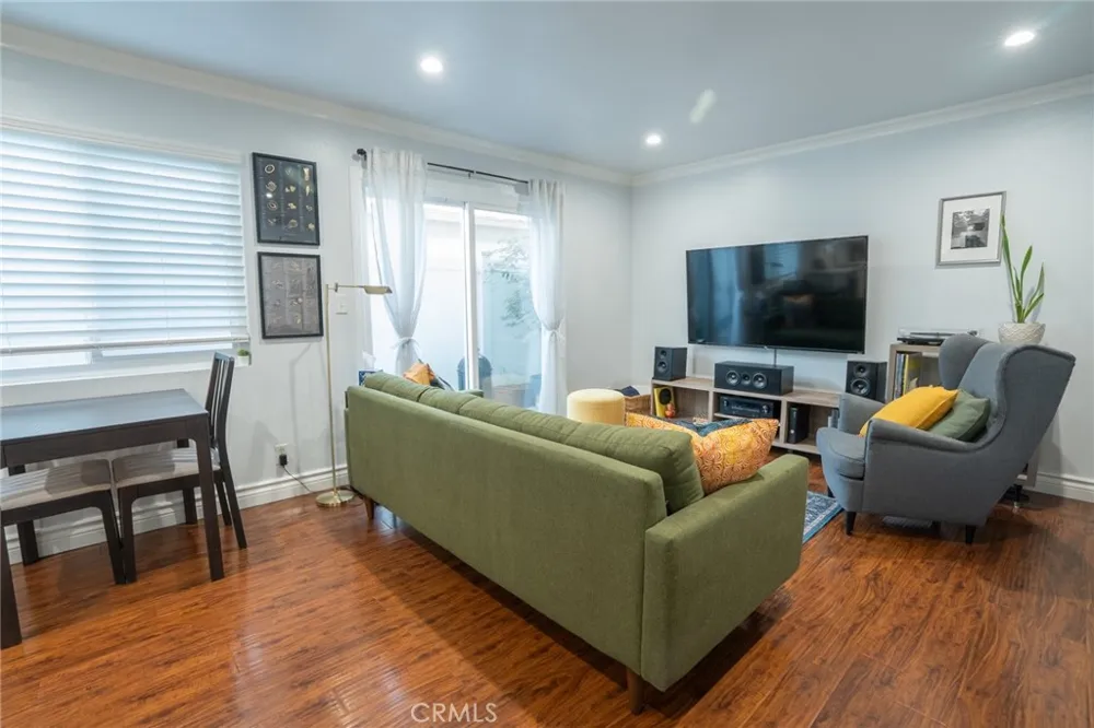 2104 Raymond #4 Altadena, CA 91001
