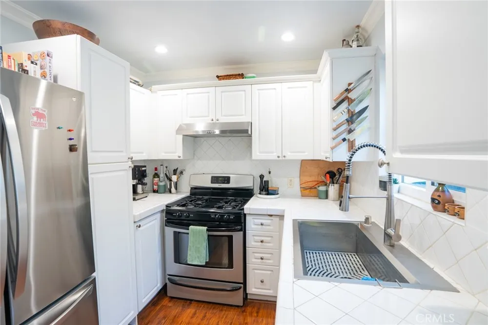 2104 Raymond #4 Altadena, CA 91001