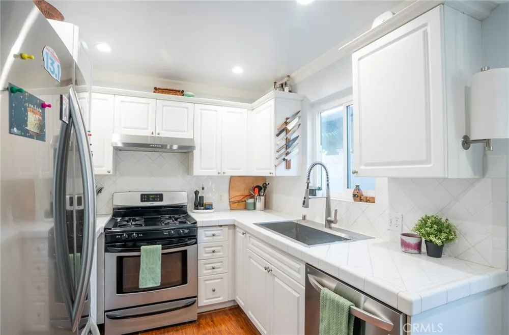 2104 Raymond #4 Altadena, CA 91001
