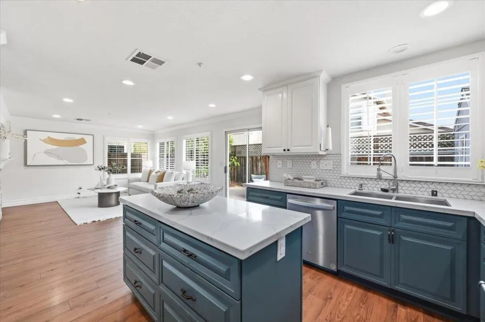 32755 Folklore Loop Union City, CA 94587