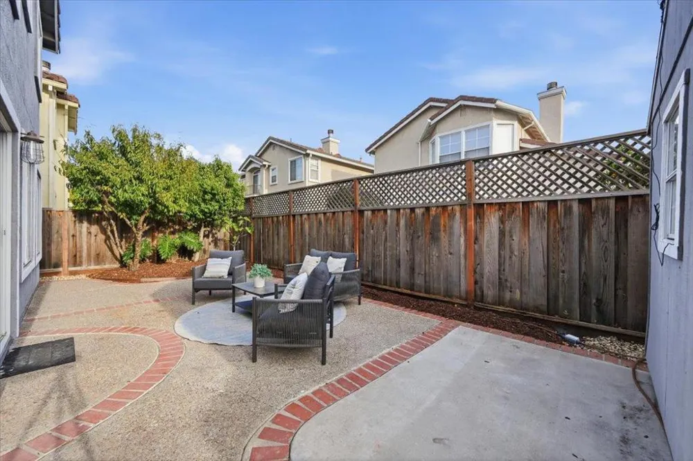 32755 Folklore Loop Union City, CA 94587