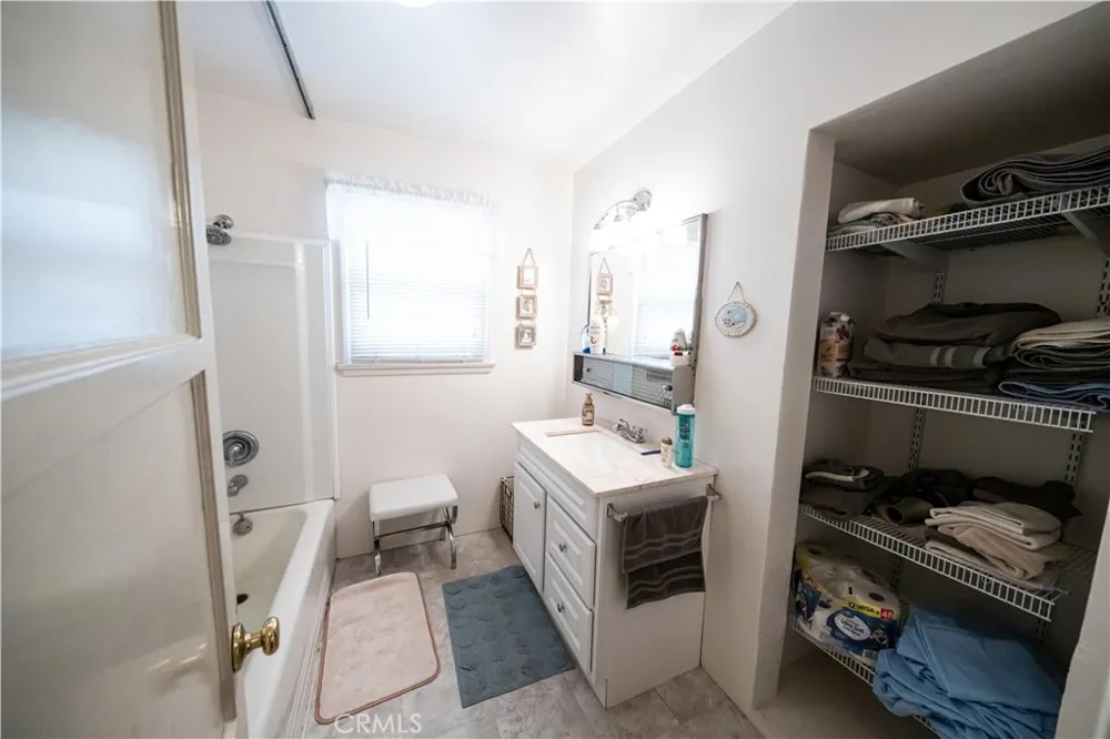 14711 Betty Jean Bellflower, CA 90706