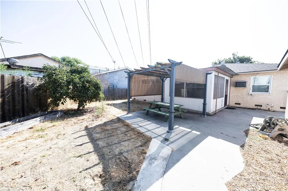 14711 Betty Jean Bellflower, CA 90706
