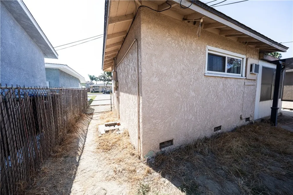 14711 Betty Jean Bellflower, CA 90706