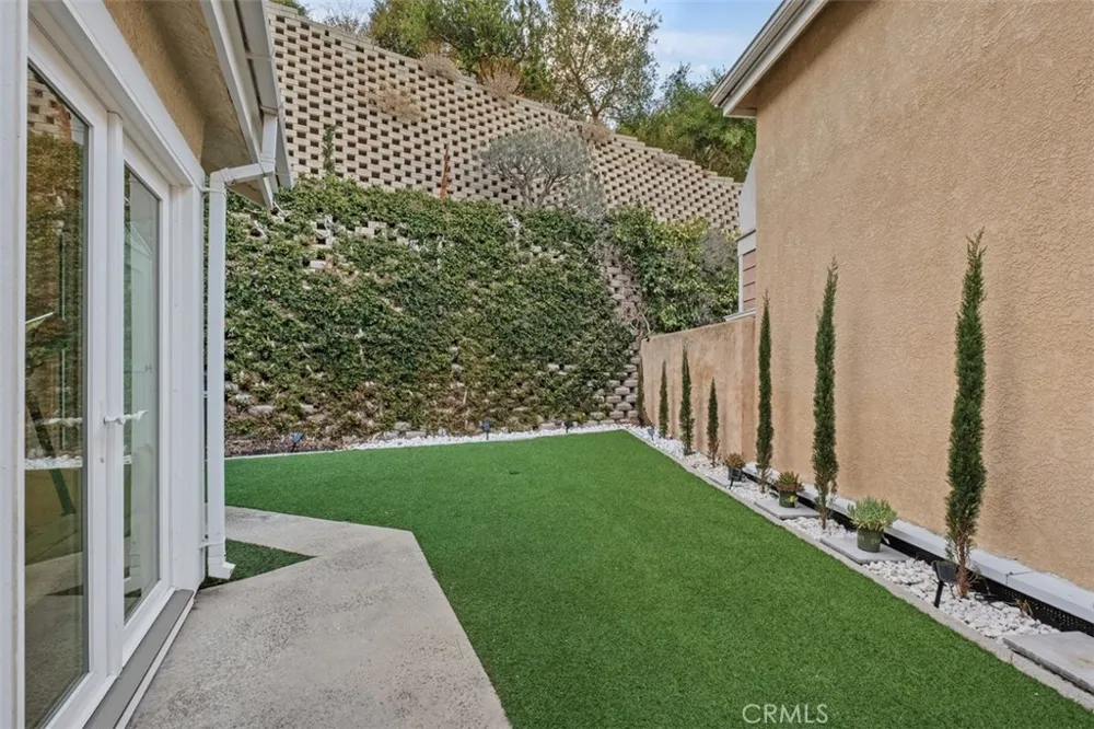 24 La Costa ct. Laguna Beach, CA 92651