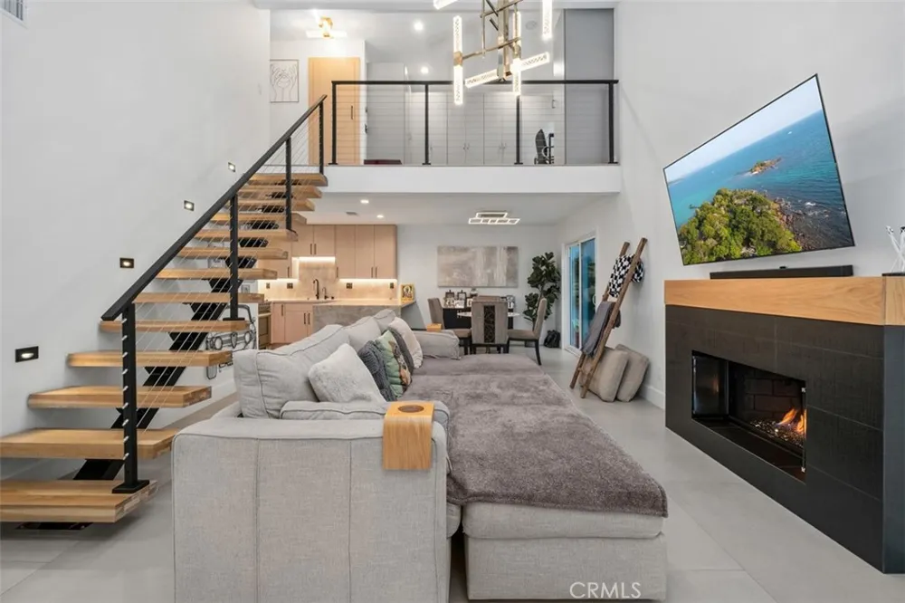 24 La Costa ct. Laguna Beach, CA 92651