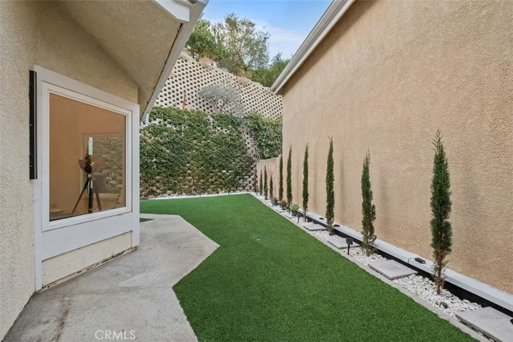 24 La Costa ct. Laguna Beach, CA 92651