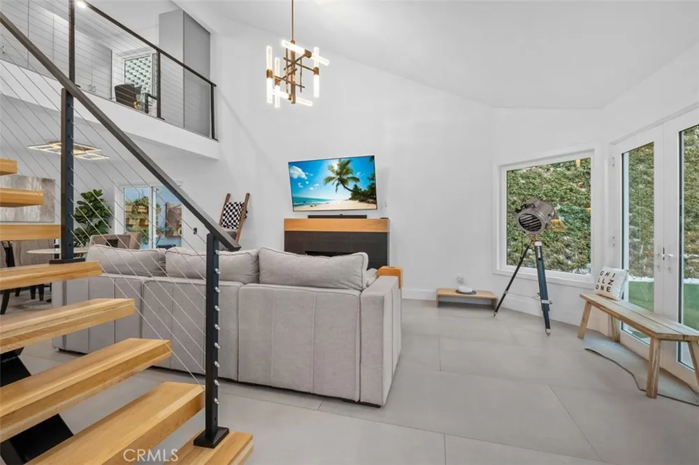 24 La Costa ct. Laguna Beach, CA 92651