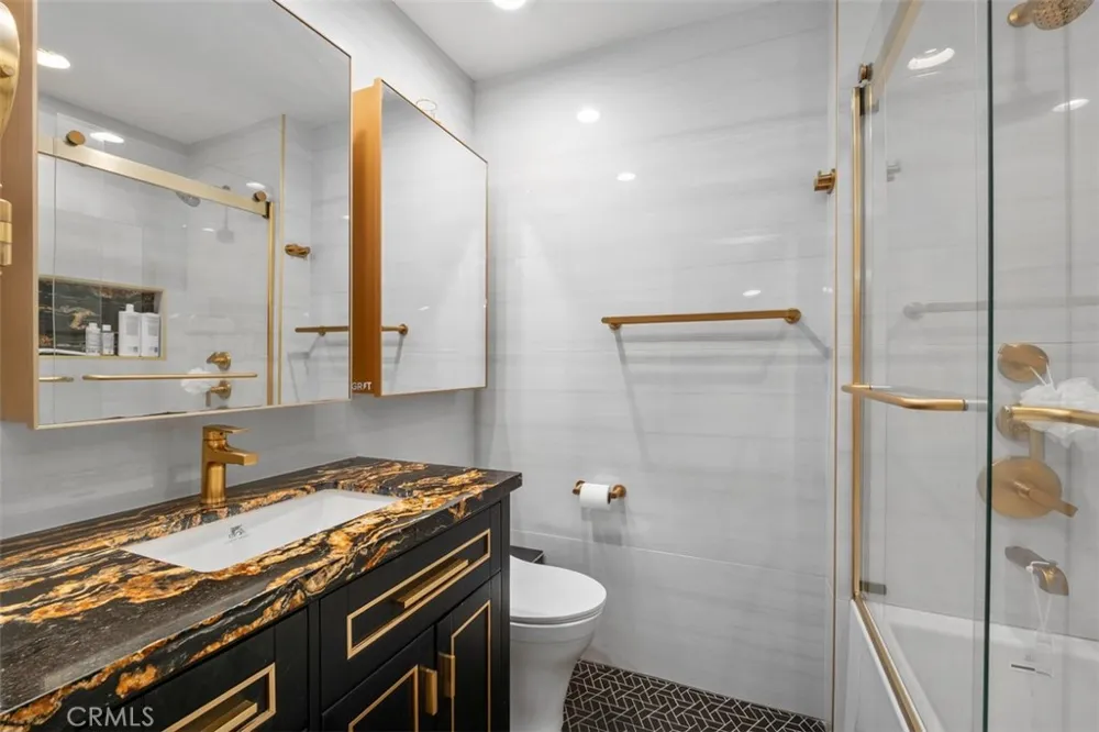 24 La Costa ct. Laguna Beach, CA 92651