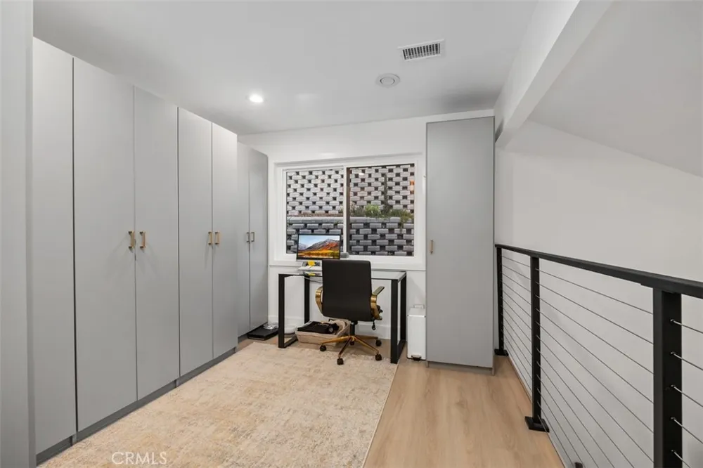 24 La Costa ct. Laguna Beach, CA 92651