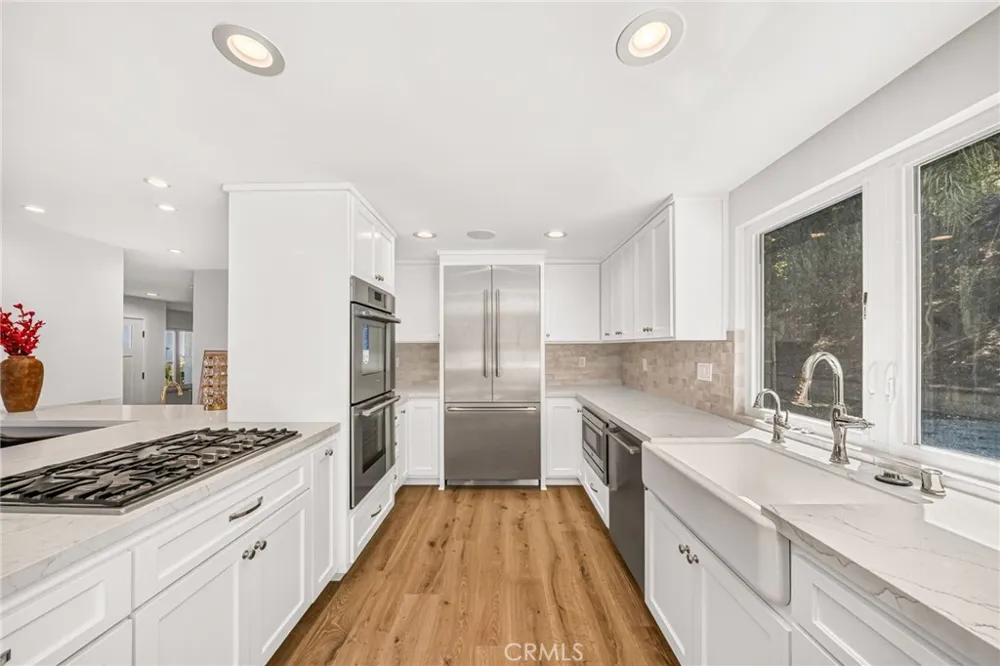 29815 Knoll View Drive Rancho Palos Verdes, CA 90275