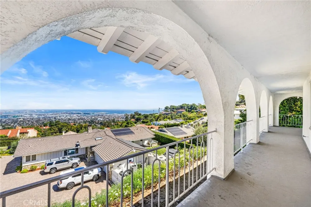 29815 Knoll View Drive Rancho Palos Verdes, CA 90275