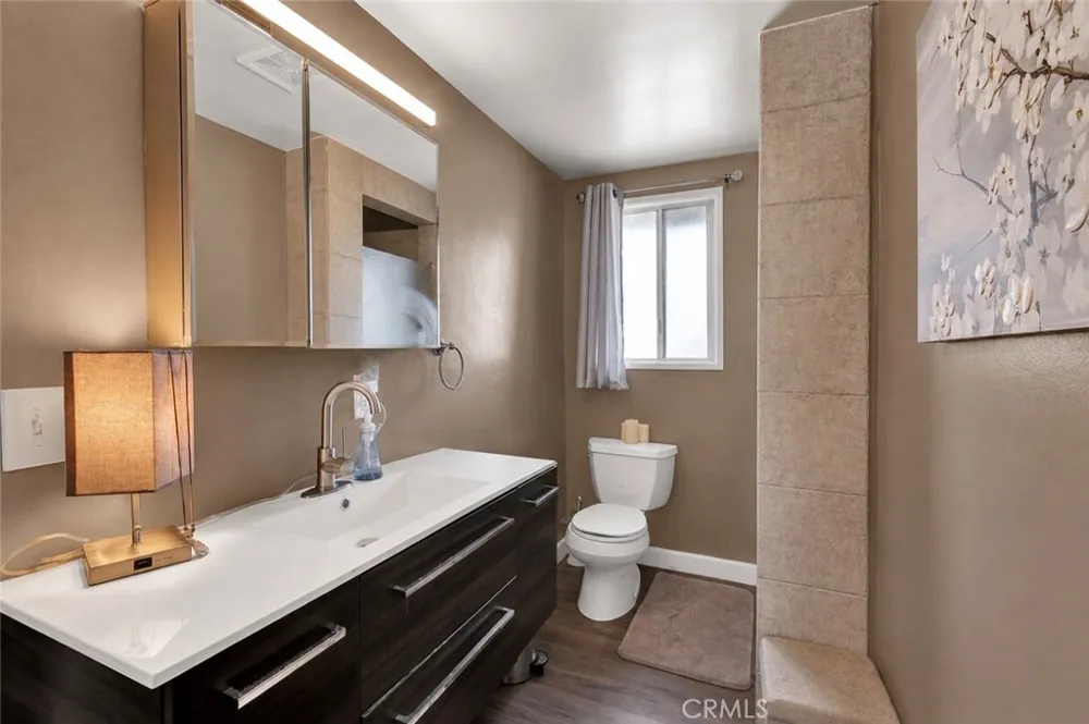 7252 Lynalan Whittier, CA 90606