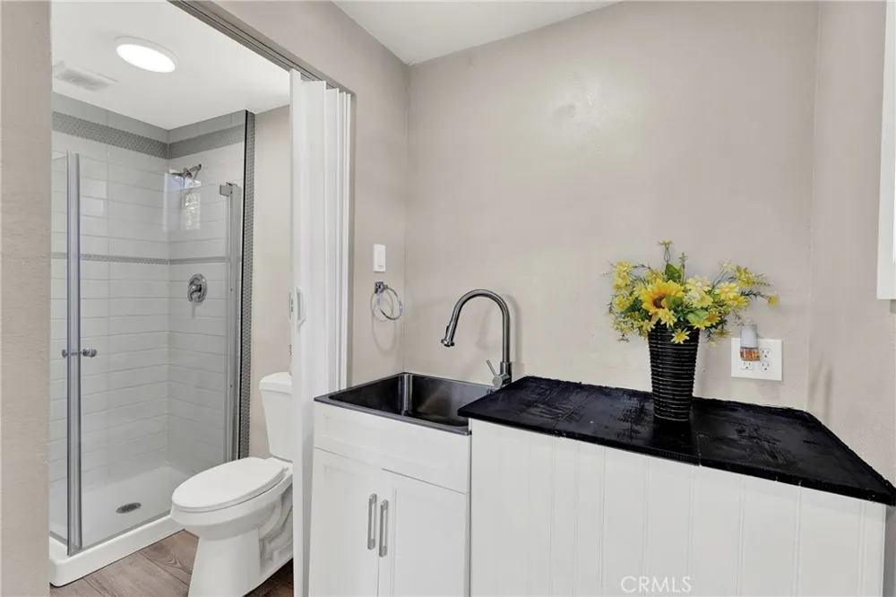 7252 Lynalan Whittier, CA 90606