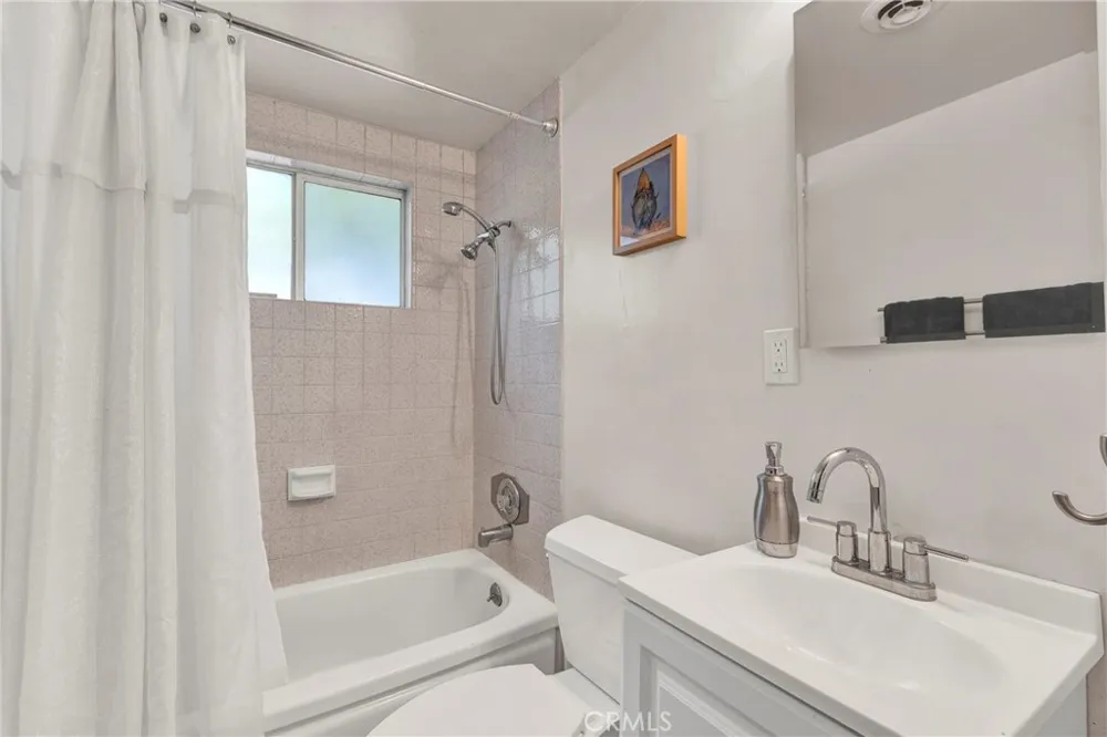 7252 Lynalan Whittier, CA 90606