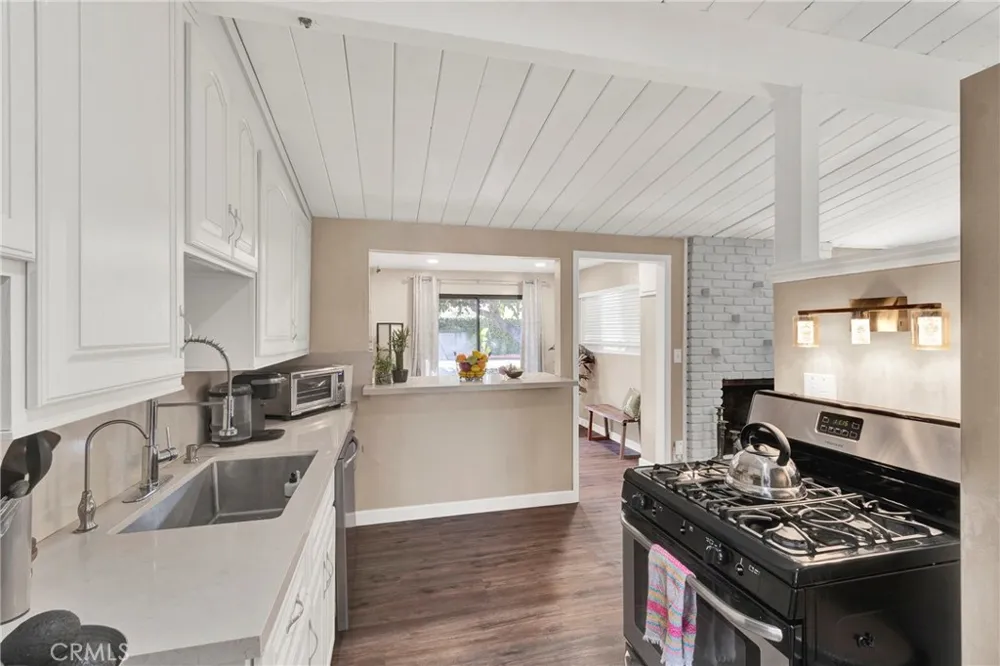 7252 Lynalan Whittier, CA 90606
