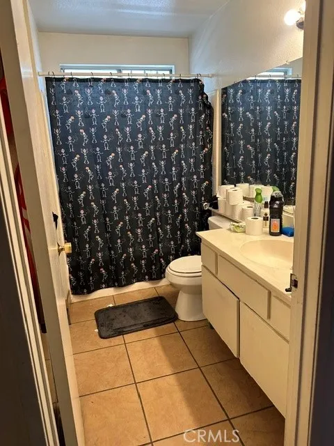 705 Matthisen Circle Compton, CA 90220