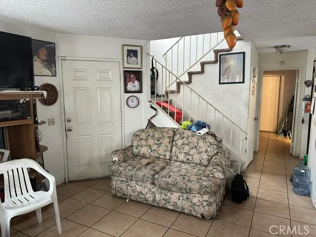 705 Matthisen Circle Compton, CA 90220