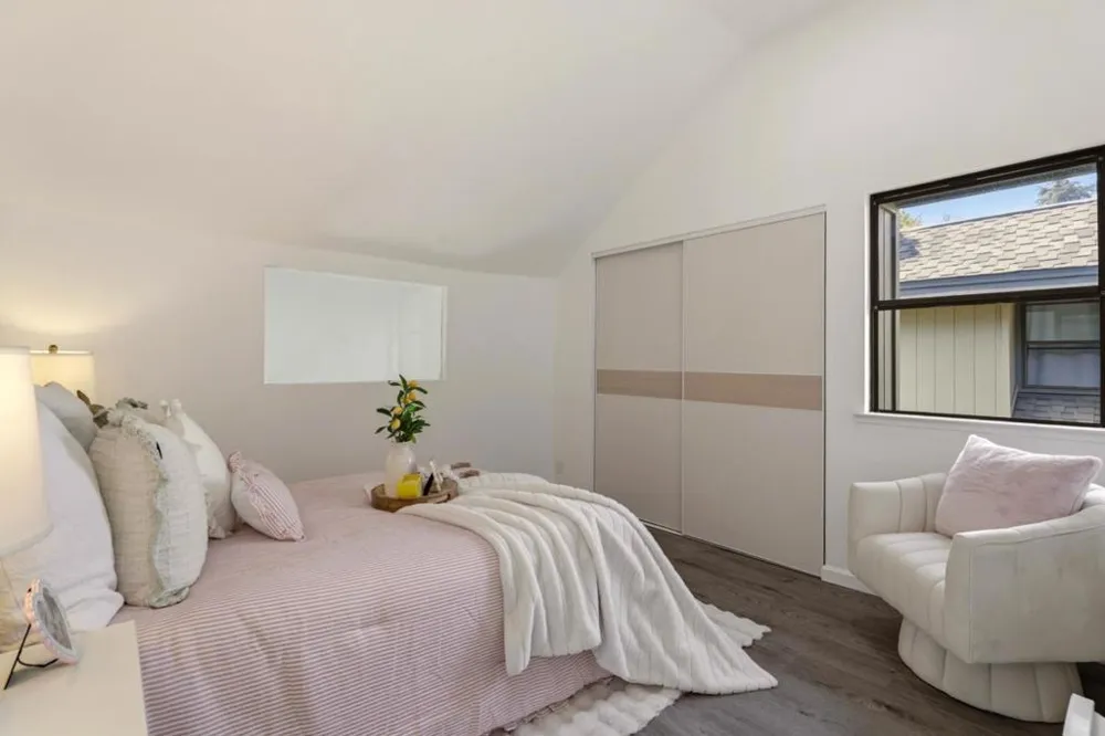 670 San Antonio Road #28 Palo Alto, CA 94306