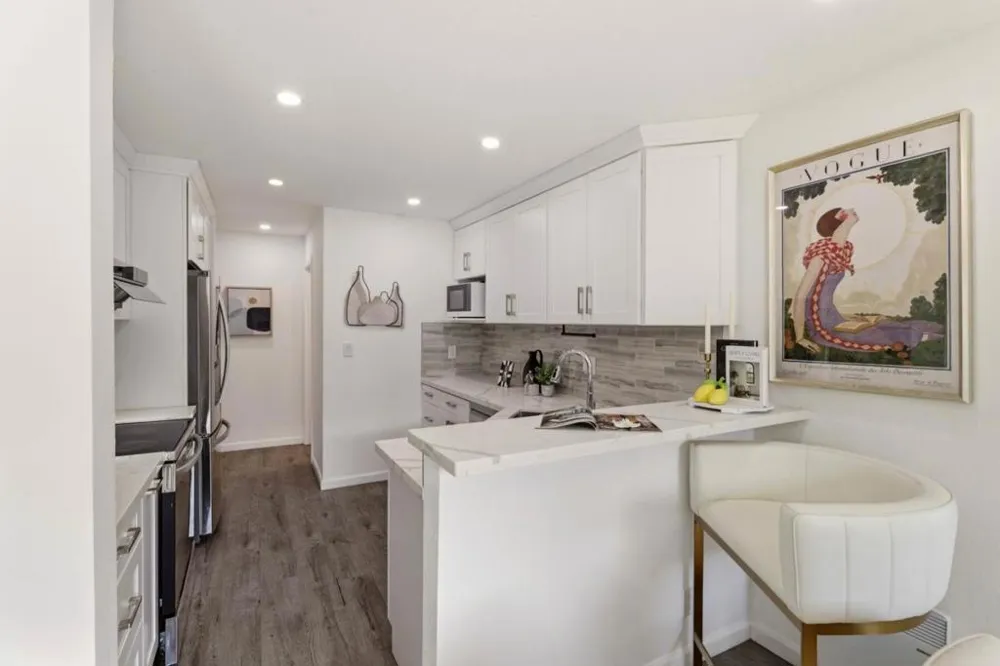 670 San Antonio Road #28 Palo Alto, CA 94306