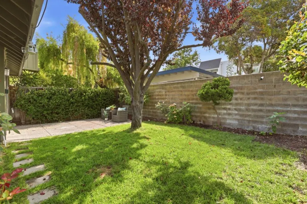 670 San Antonio Road #28 Palo Alto, CA 94306