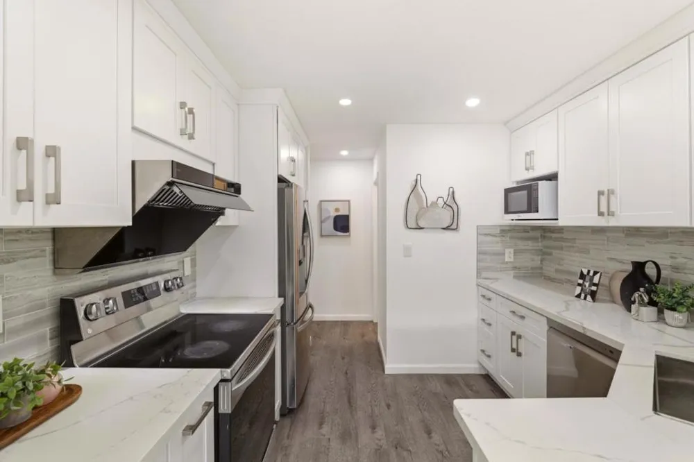 670 San Antonio Road #28 Palo Alto, CA 94306